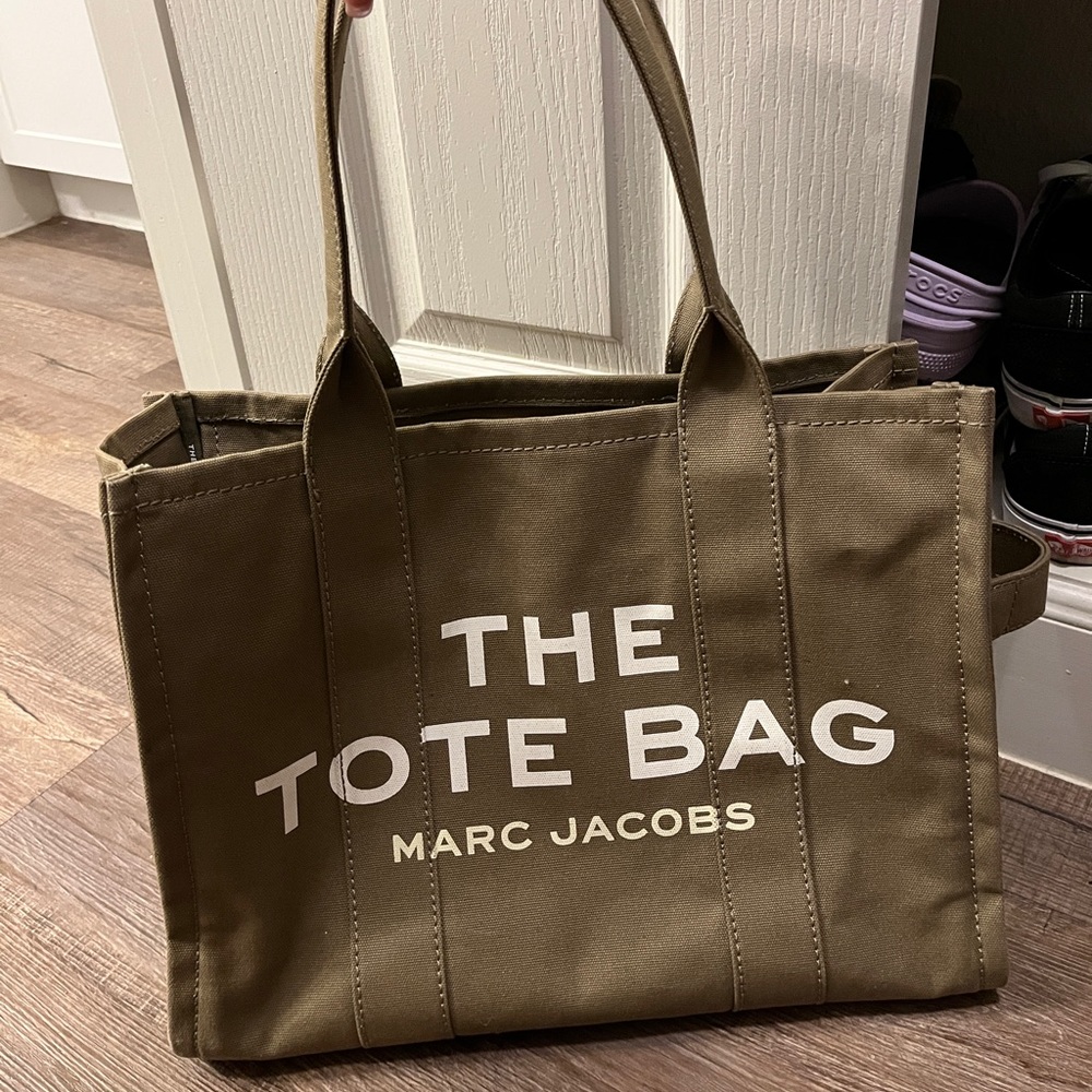 Large Marc Jacobs tote